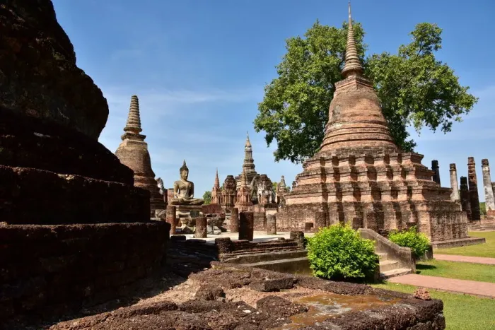 Framed Print : stupa at wat mahathat Sukhothai Thailand, Asia Framed Print : stupa at wat mahathat Sukhothai Thailand, Asia