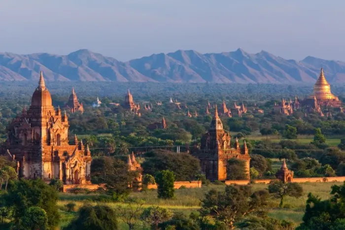 Framed Print : Stupas on the plains of Bagan, Myanmar. Bagan Archaeological Zone Framed Print : Stupas on the plains of Bagan, Myanmar. Bagan Archaeological Zone