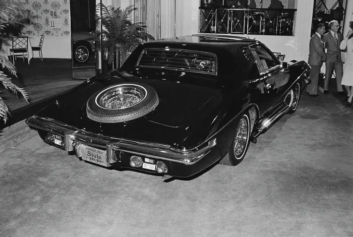 Framed Print : Stutz Cars On Show At The Beverly Hills Hotel Framed Print : Stutz Cars On Show At The Beverly Hills Hotel