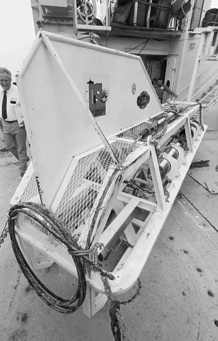 Framed Print : Submersible Used to Discovery the Sunken Titanic Framed Print : Submersible Used to Discovery the Sunken Titanic