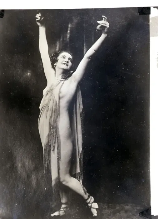 Framed Print : Suductive Dance of Madame De Rheidt