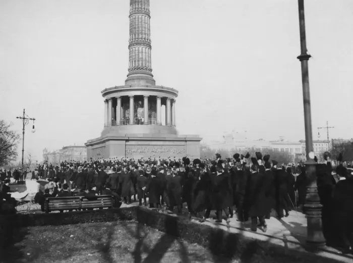 Framed Print : Suffrage In Berlin