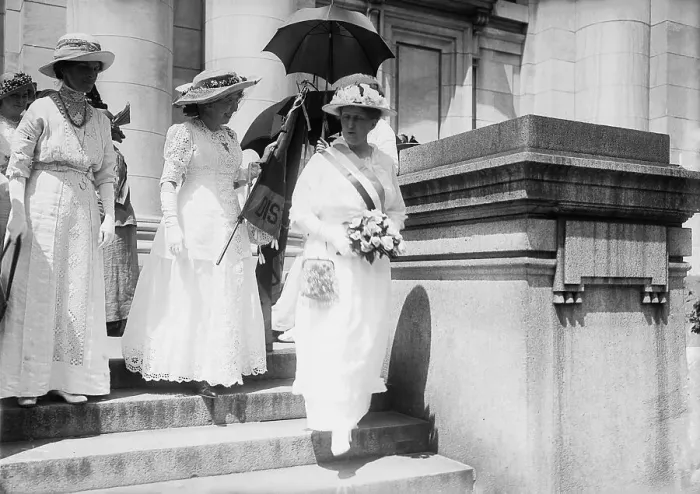 Framed Print : Suffrage Women in Capitol
