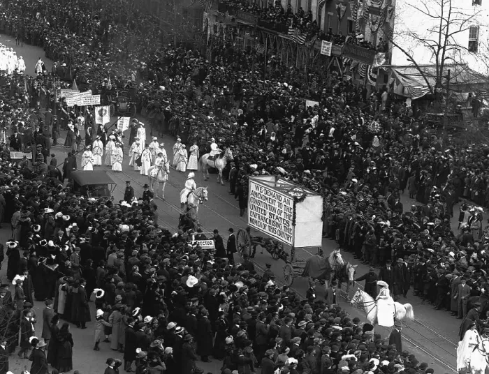 Framed Print : Suffragette Parade in Washington, D.C Framed Print : Suffragette Parade in Washington, D.C