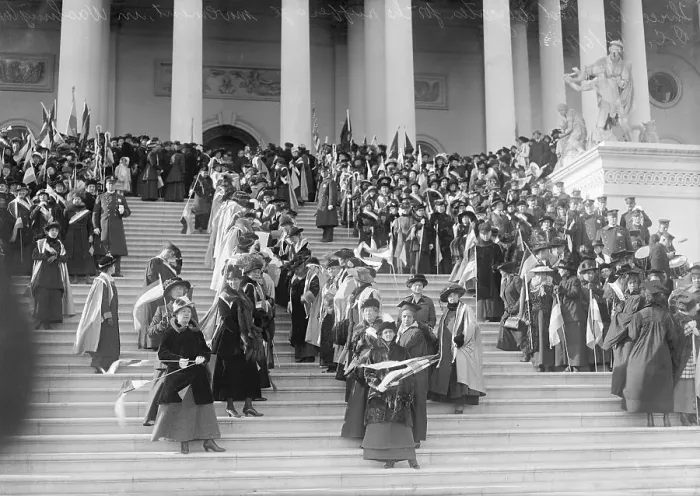 Framed Print : Suffragettes on Capitol Steps