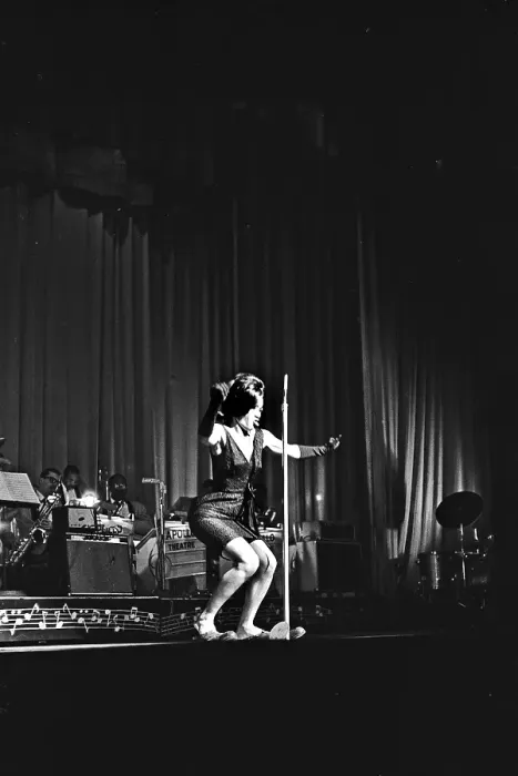 Framed Print : Sugar Pie DeSanto At The Apollo Framed Print : Sugar Pie DeSanto At The Apollo