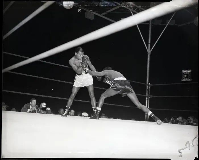 Framed Print : Sugar Ray Robinson Blocks Kid Gavilan Left Framed Print : Sugar Ray Robinson Blocks Kid Gavilan Left