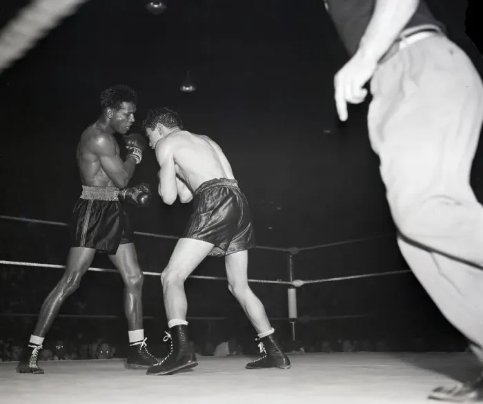 Framed Print : Sugar Ray Robinson and Jimmy Doyle Framed Print : Sugar Ray Robinson and Jimmy Doyle
