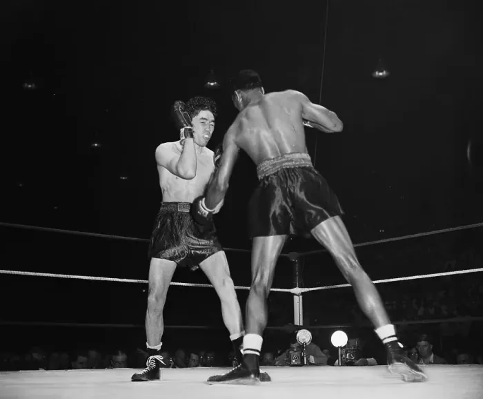 Framed Print : Sugar Ray Robinson and Jimmy Doyle Framed Print : Sugar Ray Robinson and Jimmy Doyle