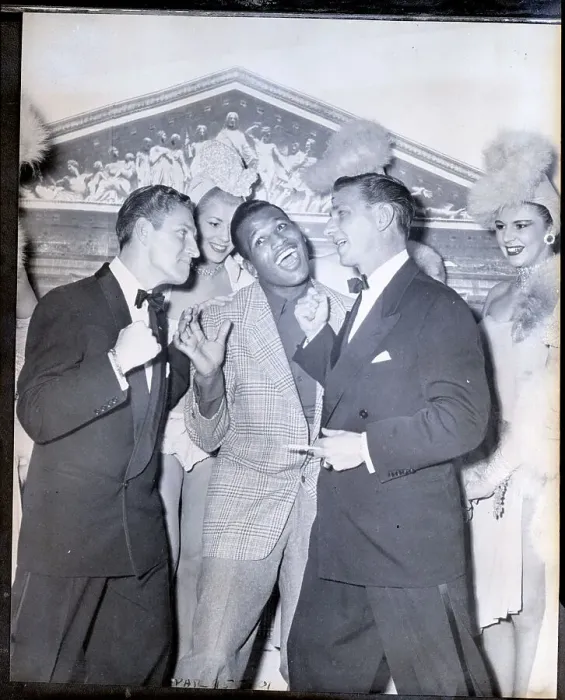 Framed Print : Sugar Ray Robinson Jokes with Singing Team Framed Print : Sugar Ray Robinson Jokes with Singing Team