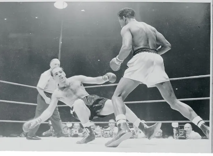 Framed Print : Sugar Ray Robinson Knocking Out Carl Olson Framed Print : Sugar Ray Robinson Knocking Out Carl Olson
