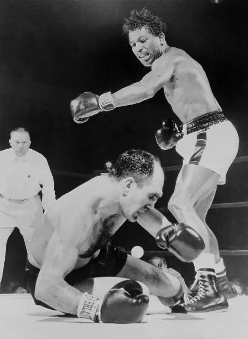 Framed Print : Sugar Ray Robinson Knocking Down Joe Rindone Framed Print : Sugar Ray Robinson Knocking Down Joe Rindone