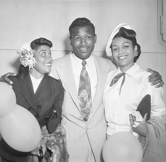 Framed Print : Sugar Ray Robinson with Wife and Sister Framed Print : Sugar Ray Robinson with Wife and Sister