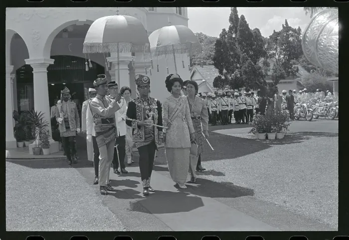 Framed Print : Sultan Halim Muzzam Shah and Tengku Bahiyah Strolling Framed Print : Sultan Halim Muzzam Shah and Tengku Bahiyah Strolling