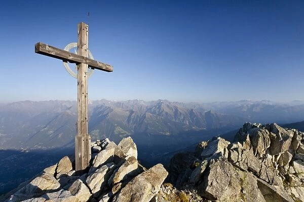 Summit cross on Ifinger Mountain above Merano with a view into the Passaiertal Valley, 2000 Merano, Alto Adige, Italy, Europe