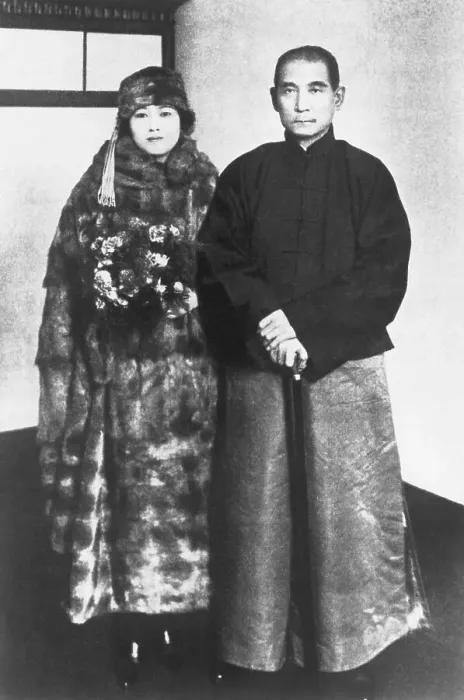 Framed Print : Sun Yat-Sen And Wife Standing Framed Print : Sun Yat-Sen And Wife Standing