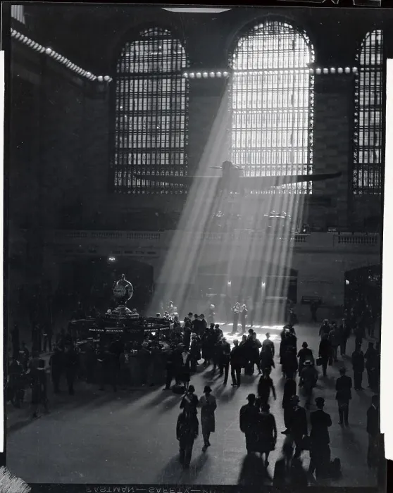 Framed Print : Sunbeams Shining into Grand Central Station Framed Print : Sunbeams Shining into Grand Central Station
