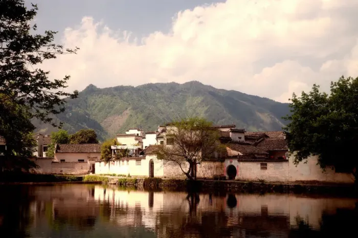Framed Print : Sunlight on ancient Chinese village of Hongcun, Anhui Province, China Framed Print : Sunlight on ancient Chinese village of Hongcun, Anhui Province, China