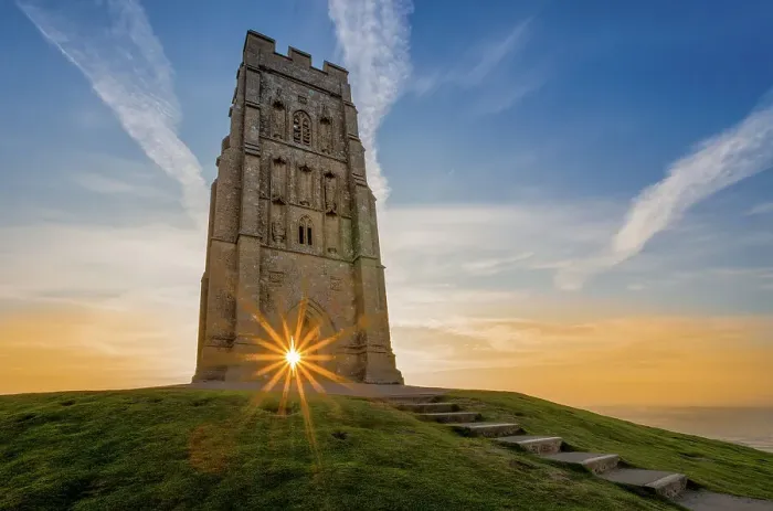 Framed Print : Sunrise on Glastonbury Tor Framed Print : Sunrise on Glastonbury Tor