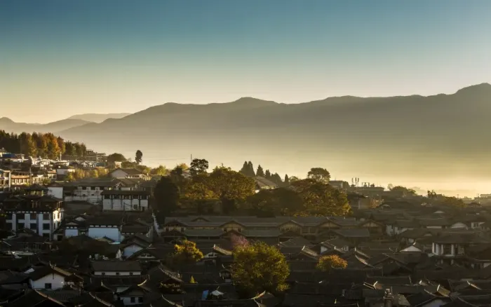 Framed Print : Sunrise on Lijiang Old Town, Yunnan, China
