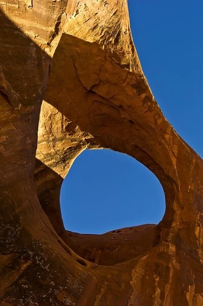 Suns Eye, natural arch, Monument Valley, Utah, USA