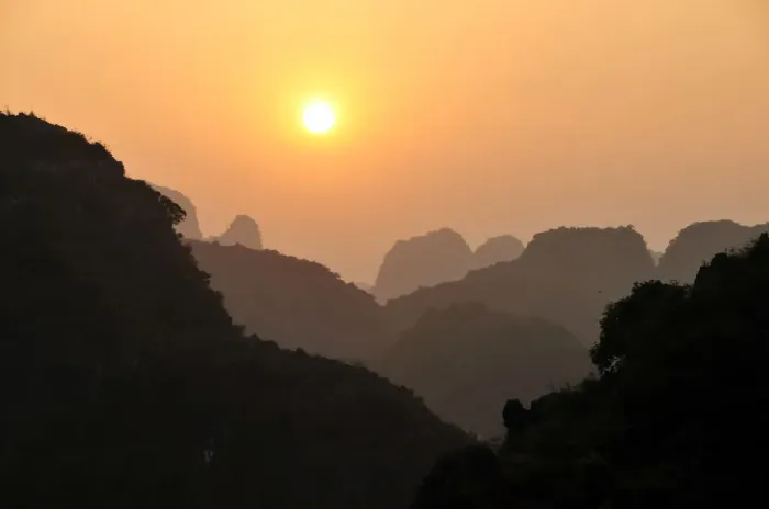 Framed Print : Sunset in the dry Halong Bay, Ninh Binh area, Vietnam, Southeast Asia Framed Print : Sunset in the dry Halong Bay, Ninh Binh area, Vietnam, Southeast Asia