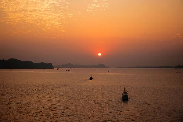 Sunset at Ha Long Bay, Quang Ninh Province, Vietnam