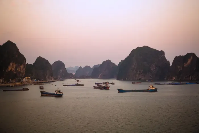 Framed Print : Sunset at Ha Long Bay, Quang Ninh Province, Vietnam Framed Print : Sunset at Ha Long Bay, Quang Ninh Province, Vietnam