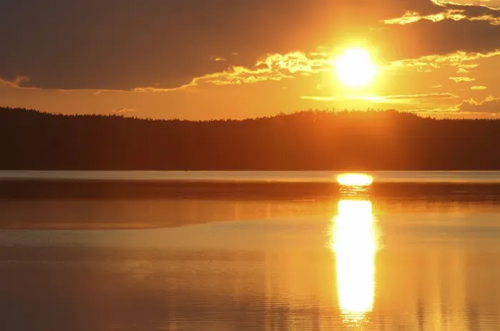 Framed Print : Sunset on a lake in the Kvikkjokk National Park, Lapland, Sweden