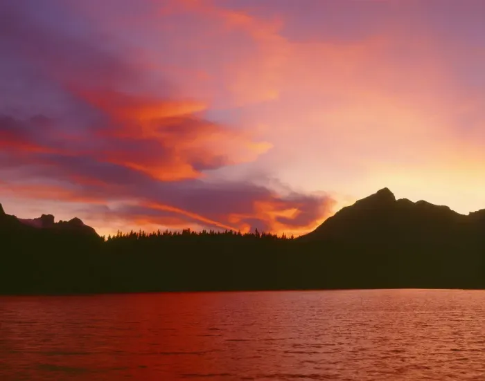 Framed Print : Sunset over Mount Bosworth and Herbert Lake, Banff National Park, Alberta, Canada Framed Print : Sunset over Mount Bosworth and Herbert Lake, Banff National Park, Alberta, Canada