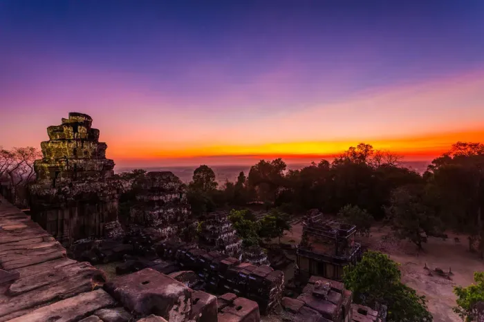 Framed Print : Sunset at Phnom Bakheng in Angkor Wat, Cambodia