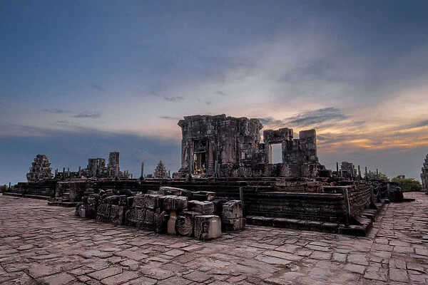 Sunset at Phnom Bakheng temple, Siem Reap, Cambodia