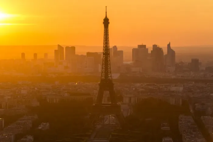 Framed Print : Sunset scene of Eiffel tower Framed Print : Sunset scene of Eiffel tower