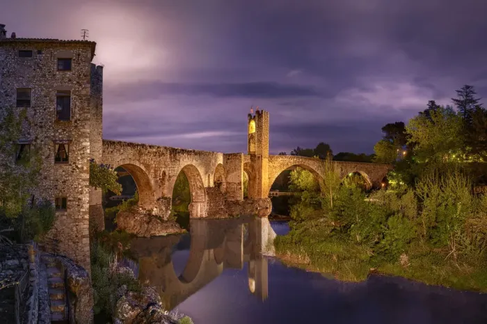 Framed Print : Sunset shot Besalu Roman bridge (Catalunya)