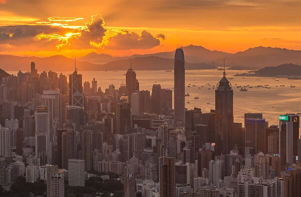 Sunset view of Hong Kong City from Jardines lookout point