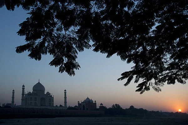 Sunset view of the Taj Mahal, Agra, Uttar Pradesh, India