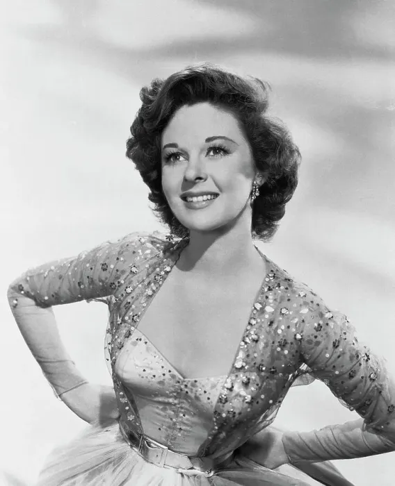 Framed Print : Susan Hayward, Hands on Hips Framed Print : Susan Hayward, Hands on Hips
