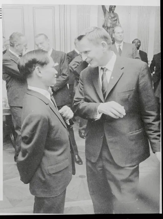 Framed Print : Swedish Premier Talking to Vietnamese Ambassador Framed Print : Swedish Premier Talking to Vietnamese Ambassador
