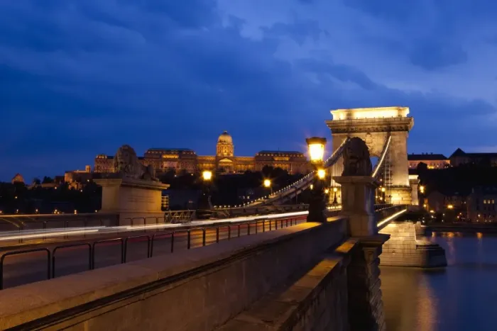 Framed Print : Szechenyi Chain Bridge, Budapest, Hungary