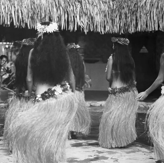 Framed Print : Tahitian Dancers in Grass Skirts Framed Print : Tahitian Dancers in Grass Skirts
