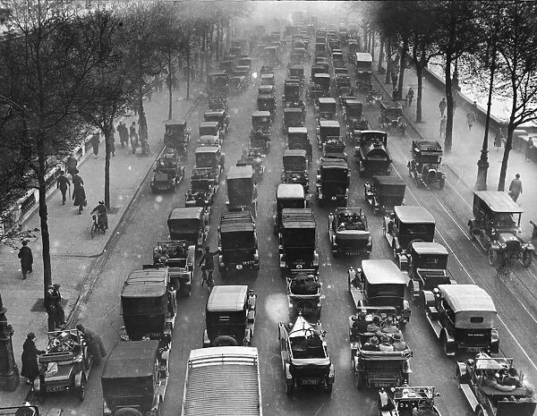 Tailback. Congestion along the Embankment, London, at the time of the General Strike