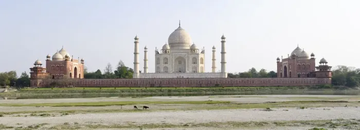 Framed Print : Taj Mahal. Reverse panorama of Taj Mahal in Agra, India Framed Print : Taj Mahal. Reverse panorama of Taj Mahal in Agra, India