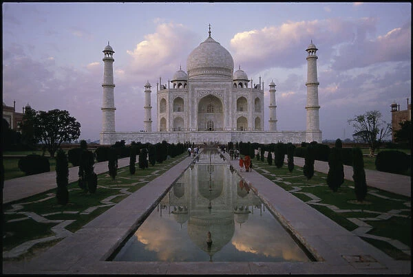 Taj Mahal at dusk