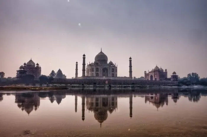 Framed Print : Taj Mahal from Yamuna riverside Framed Print : Taj Mahal from Yamuna riverside