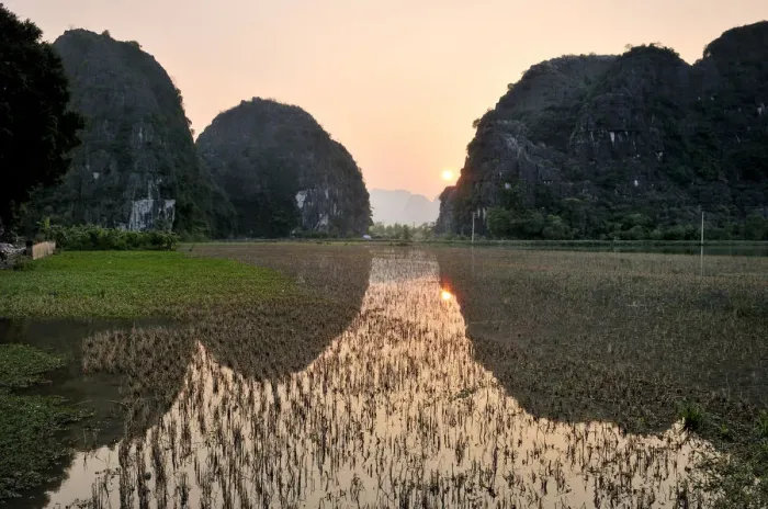 Framed Print : Tam Coc region near Ninh Binh, dry Halong Bay, Vietnam, Southeast Asia, Asia Framed Print : Tam Coc region near Ninh Binh, dry Halong Bay, Vietnam, Southeast Asia, Asia