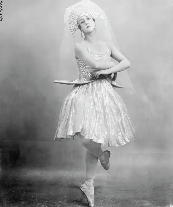 Framed Print : Tamara Karasavina Performing Ballet