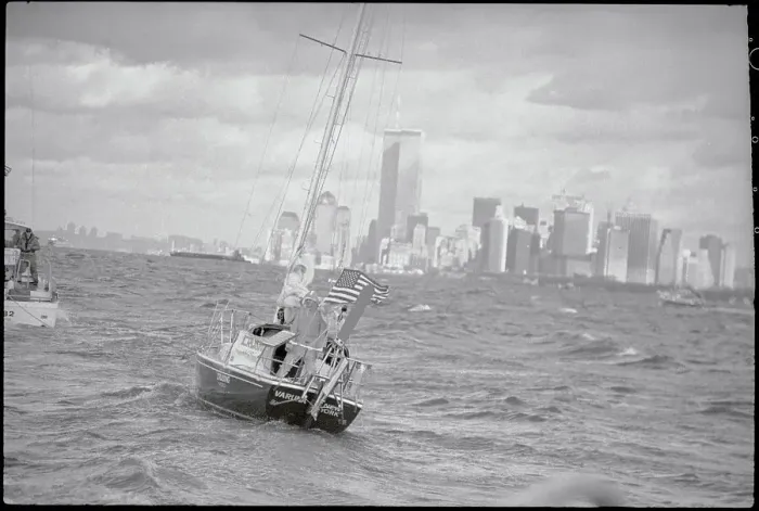 Framed Print : Tania Aebi Approaching New York Skyline