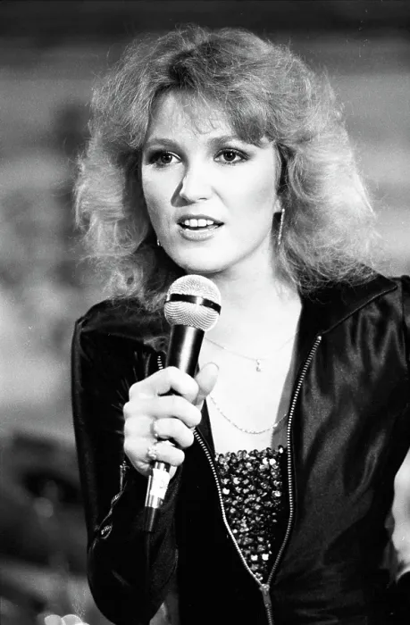 Framed Print : Tanya Tucker Performing Framed Print : Tanya Tucker Performing
