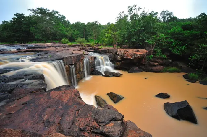 Framed Print : Tat Ton Waterfall