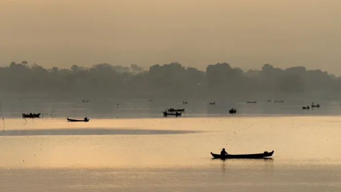 Framed Print : Taungthaman lake in Mandalay Framed Print : Taungthaman lake in Mandalay